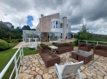 Casa · 2500m² · 5 Quartos · 8 Vagas · Casa - Condomínio Iporanga - Campos do Jordão - 5 Dormitórios - 600m².