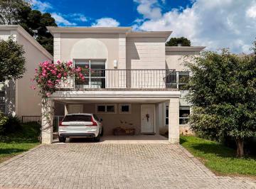 Casa de 3 quartos, Curitiba · Casa em Condomínio com 3 Suítes, Espaço Gourmet e Jacuzzi a Minutos do Parque Barigui