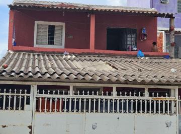 Casa · 128m² · 3 Quartos · 2 Vagas - Gilvan Góis · QR 211 CONJUNTO 4 Samambaia