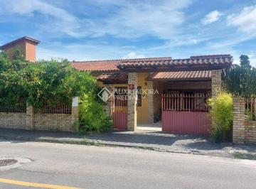 Casa · 230m² · 4 Quartos · Casa Semi-Mobiliada em Cacupé, Florianópolis