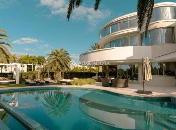 Casa · 1600m² · 5 Quartos · Luxuosa casa beira mar Jurerê internacional