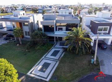 Casa · 409m² · 5 Quartos · 2 Vagas · Casa à venda - em Xangri-Lá