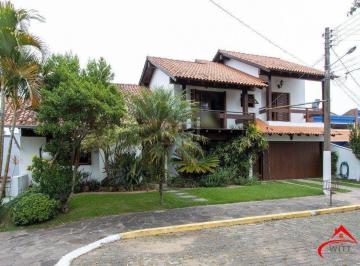 Casa · 185m² · 4 Quartos · 2 Vagas · Excelente casa de condomínio!