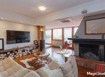 Casa · 375m² · 3 Quartos · 8 Vagas · Casa semi-mobiliada na Vila Assunção com vista deslumbrante para o Guaíba e Vele