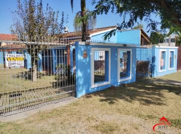 Casa · 240m² · 3 Quartos · 4 Vagas · Casa em terreno amplo na Praia do Laranjal, Pelotas 4 quadras da praia