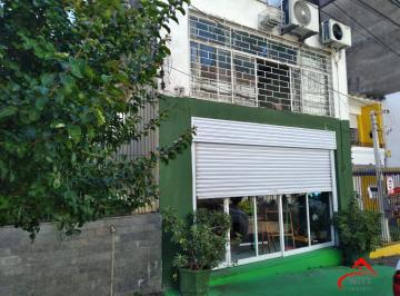 Comercial · 200m² · 2 Quartos · Prédio Comercial  Ideal para , empresa, e comércio em geral.