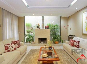 Casa · 330m² · 3 Quartos · 3 Vagas · Excelente casa de 330m² com 3 dormitórios, piscina e 3 vagas.