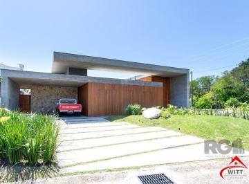 Casa · 389m² · 4 Quartos · 4 Vagas · A Casa Le Mans, uma residência térrea de esquina com 389,48m2 de área coberta