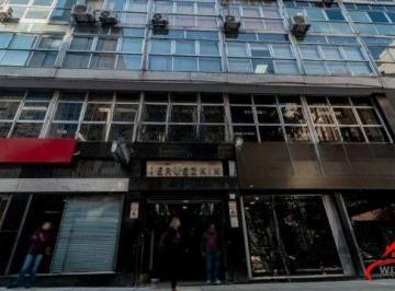 Comercial · 254m² · Libertas Imobiliária vende loja comercial terrea com 252 m² privativos no Centro