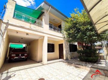 Casa · 230m² · 4 Quartos · 3 Vagas · Excelente casa de 230m² com 4 dormitórios e 3 vagas.