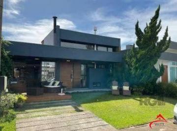 Casa · 154m² · 3 Quartos · 1 Vaga · Casa à venda - no Centro
