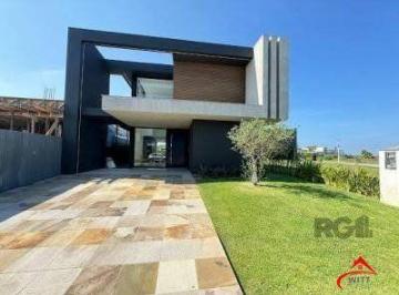 Casa · 208m² · 4 Quartos · 3 Vagas · Casa à venda - no Centro