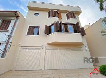 Casa · 465m² · 3 Quartos · 5 Vagas · Excelente casa de 465m² com 3 dormitórios e 5 vagas de garagem.