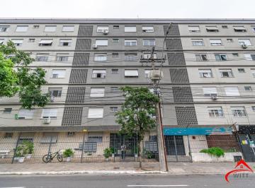 Apartamento · 66m² · 2 Quartos · Apartamento 2 dormitorios, no Menino Deus reformado