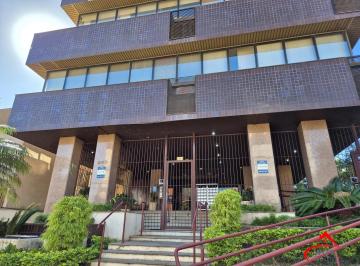 Comercial · 175m² · 7 Quartos · 2 Vagas · Sala com 6 divisórias e 2 vagas