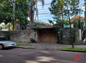 Casa · 350m² · 4 Quartos · 5 Vagas · Ampla casa com pátio Bairro Teresópolis
