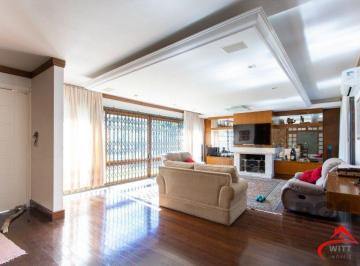 Casa · 221m² · 3 Quartos · Casa Térrea.