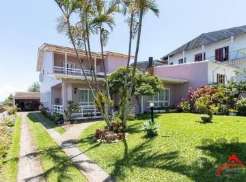 Casa · 284m² · 4 Quartos · 5 Vagas · Casa com 4 quartos, suíte, churrasqueira, lareira, garagem coberta e lindo jardi