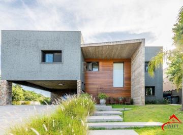 Casa · 550m² · 5 Quartos · 4 Vagas · Casa à venda - em Terraville