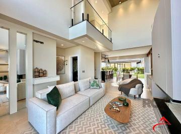 Casa · 208m² · 4 Quartos · 2 Vagas · Casa à venda - no Centro