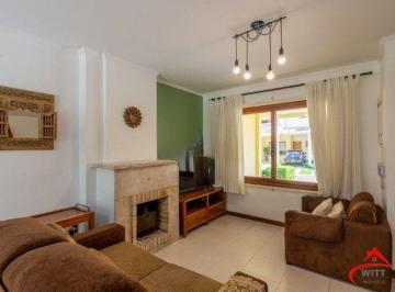 Casa · 193m² · 3 Quartos · 2 Vagas · Casa à venda - em Cavalhada