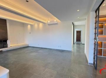Casa · 280m² · 4 Quartos · 4 Vagas · Casa semi reformada com 4 dormitórios e 4 vagas no Chácara das Pedras próx. Joao