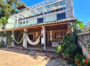Casa · 145m² · 4 Quartos · 2 Vagas · Casa com 4 dormitórios, 2 vagas e 300m² á venda