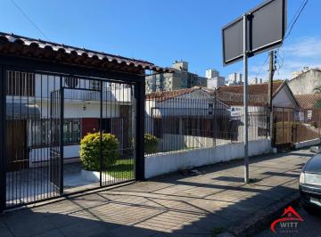 Fachada · Casa de (3)três quartos, sendo uma suíte com duas vagas de garagem.
