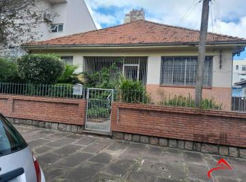 Casa · 320m² · Casa de 5vquartos e 3 vagas de garagem no bairro Santana em Porto Alegre