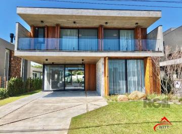 Casa · 420m² · 5 Quartos · 1 Vaga · sobrado de luxo está à venda em um exclusivo condomínio à beira-mar