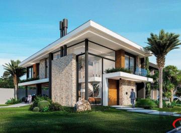 Casa · 269m² · 4 Quartos · 2 Vagas · Casa à venda - no Centro