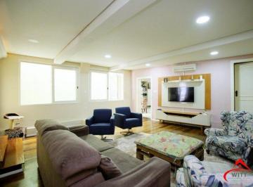 Casa · 235m² · 4 Quartos · 3 Vagas · Excelente casa de 235m² com 4 dormitórios e 3 vagas no bairro Azenha.