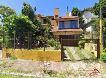 Casa · 330m² · 4 Quartos · 4 Vagas · Casa à venda - em Teresópolis