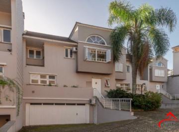 Casa · 221m² · 3 Quartos · 2 Vagas · Casa Ampla em Condomínio com Acesso ao Rio – 3 Dormitórios e Excelente Infraestr