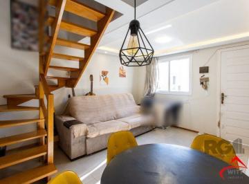 Casa · 56m² · 2 Quartos · 1 Vaga · Casa em condomínio,  possui 2 dormitórios, sala para 2 ambientes e 1 vaga.