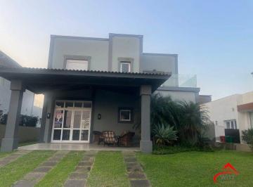 Casa · 240m² · 3 Quartos · 2 Vagas · Casa à venda - em Xangri-Lá
