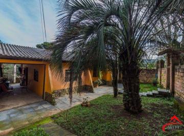 Casa · 180m² · 3 Quartos · Casa de 3 dormitórios no bairro Lomba do Pinheiro