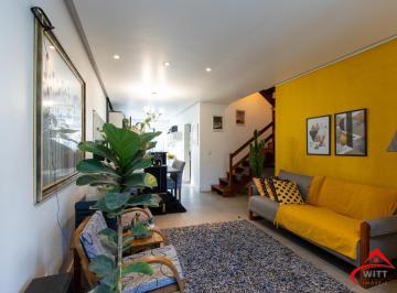 Casa · 115m² · 2 Quartos · 2 Vagas · Sobrado com 2 dormitórios, sendo 1 ampla suíte com banheira de hidromassagem, 2