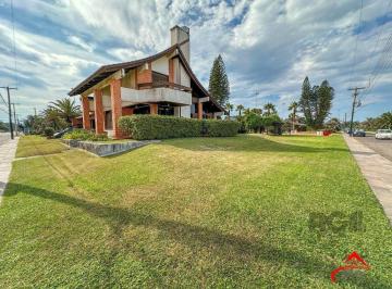Casa · 326m² · 5 Quartos · 3 Vagas · Icônica Casa para comprar  a poucos metros do mar em Atlântida
