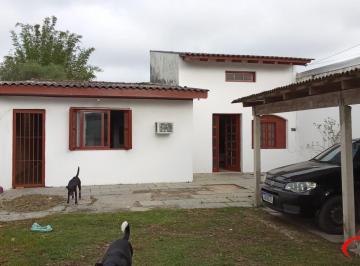 Casa · 200m² · 3 Quartos · 2 Vagas · Casa de 3 dormitórios a Venda no Bairro Ponta Grossa - Porto Alegre