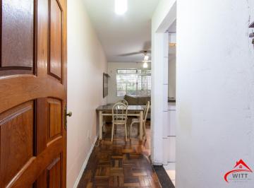 Apartamento · 58m² · 3 Quartos · Apartamento térreo com pátio privativo no coração do Menino Deus, 2 dormitórios.