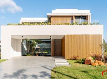 Casa · 404m² · 4 Quartos · 2 Vagas · Linda casa para comprar com 4 suites em condomínio TOP