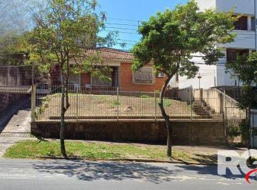 Casa · 206m² · 3 Quartos · 4 Vagas · Casa à venda - em Petrópolis
