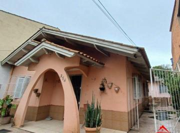 Casa · 198m² · 3 Quartos · 4 Vagas · Casa térrea com edícula aos fundos