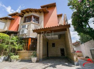 Casa · 148m² · 3 Quartos · 3 Vagas · Casa de 147m² - 3 dormitórios, 1 suíte, churrasqueira, pátio com piscina e 3 vag