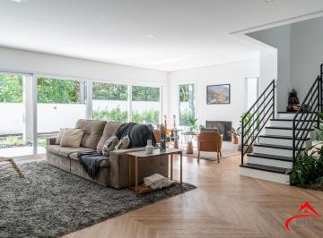 Casa · 450m² · 3 Quartos · 2 Vagas · Casa à venda - em Pedra Redonda