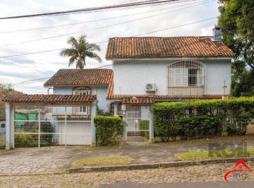 Casa · 180m² · 4 Quartos · 4 Vagas · Casa no bairro Cristal, Possui 4 dormitórios, sendo 1suíte, closet e banheira de