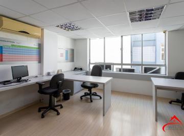 Comercial · 69m² · 6 Quartos · Andar inteiro mobiliado com 215 m² para até 60 pessoas