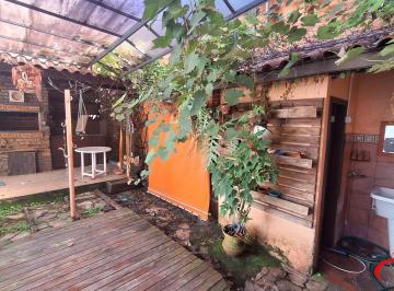 Casa · 176m² · 5 Quartos · 1 Vaga · Comprar para reformar. Casa com 5 quartos no bairro Petrópolis!