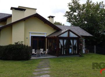 Casa · 217m² · 3 Quartos · 2 Vagas · Casa à venda - no Centro